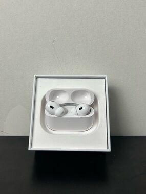 Apple White Earbud Headphones